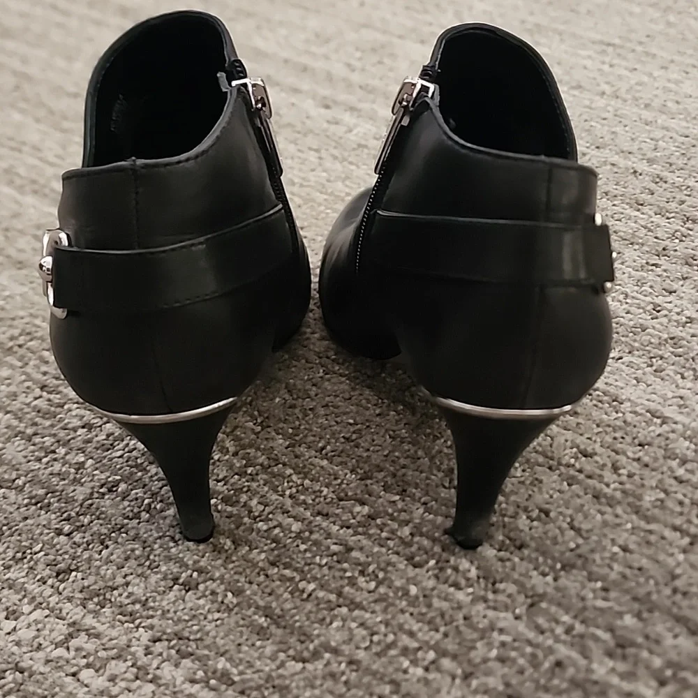 Vince Camuto Vesela Dress Booties Size 7.5